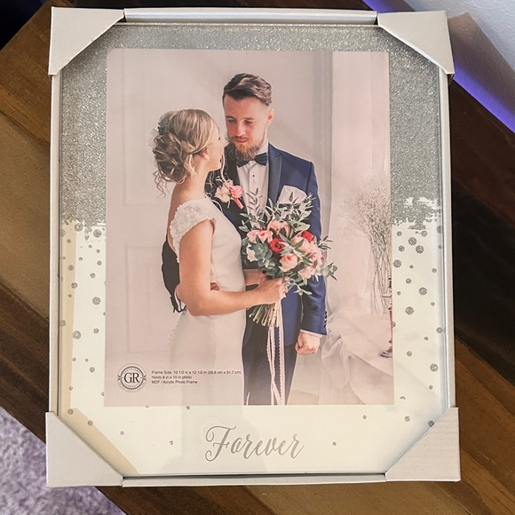 Grasslands Road Glittering Silver Picture Frame - Picture 4 of 4